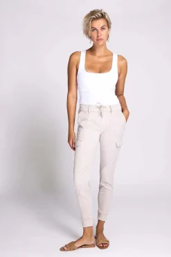 Broek Daisy Bruin