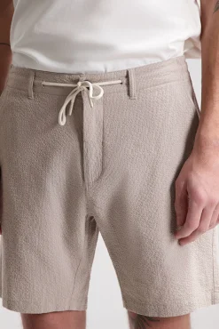 Short Logan Bruin