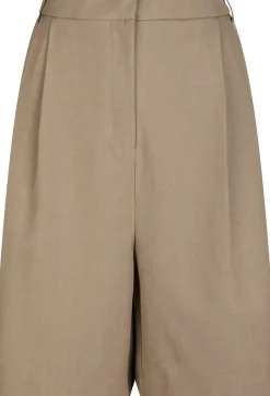Short Nika Structure Bruin
