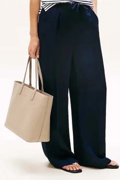 TH logo tape tote Bruin