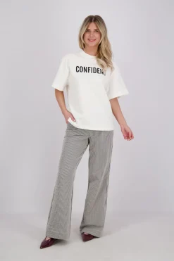 T-shirt Klaske Confident Wit